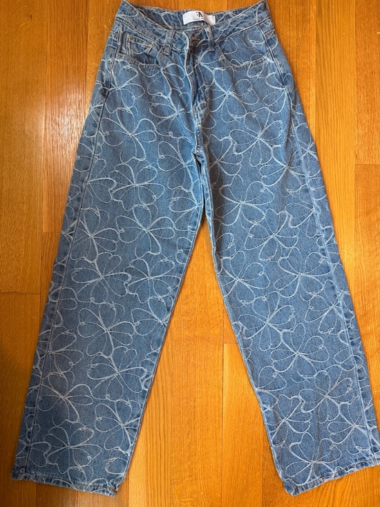 Flying Angel Denim - Straight Leg Floral Stitch Blue Jeans - Women